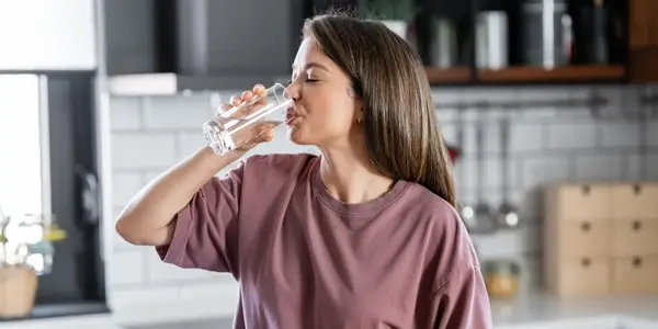 Consejo Vascular: ¡Bebe al menos dos litros de agua al día!